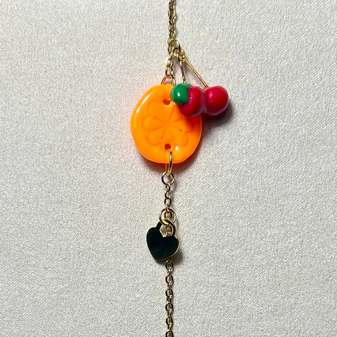 Bracelet Multi-fruits en acier inoxydable fait main – Citron-Fraise-Palmier ou Orange-Cerise-Coeur – Chaîne dorée ou argentée