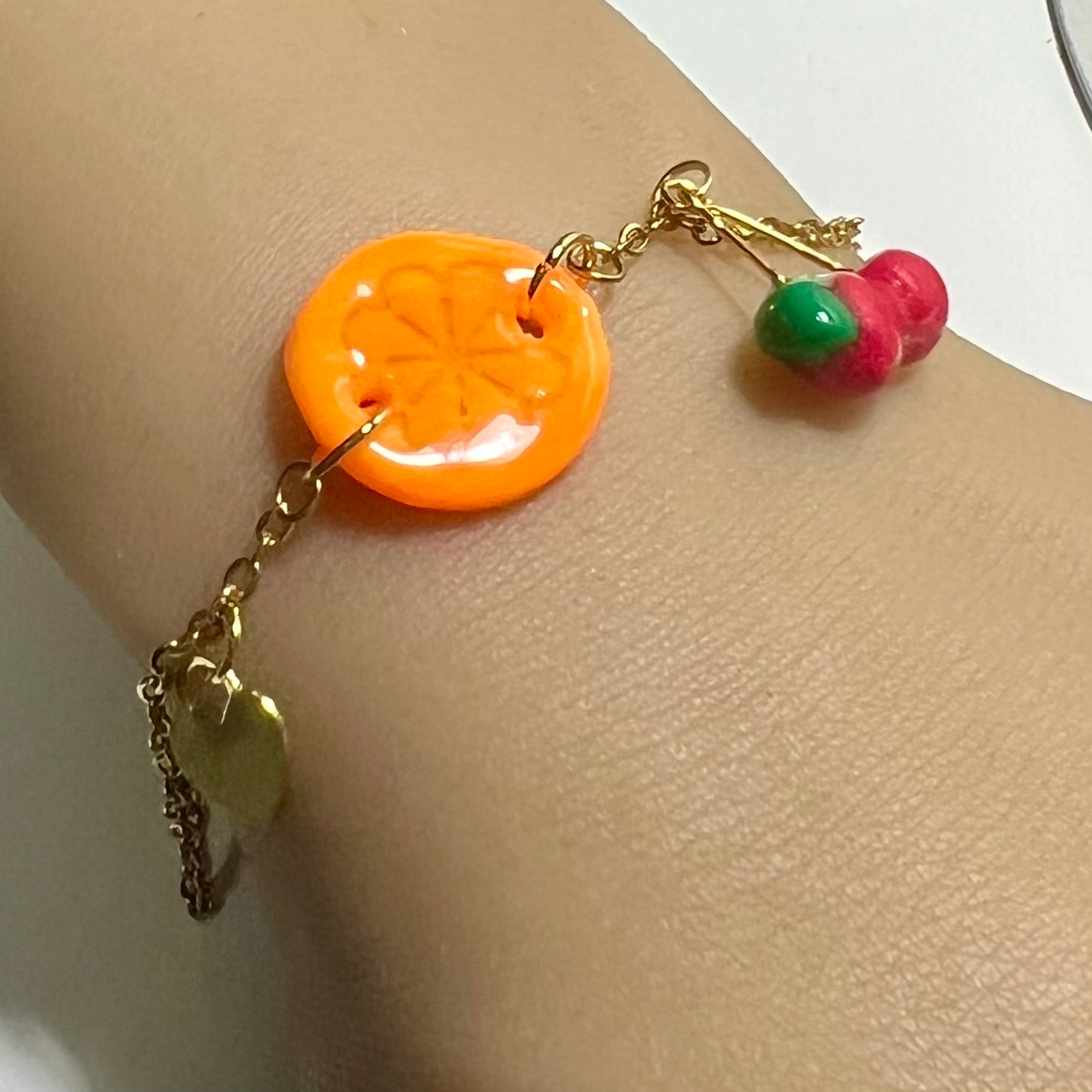 Bracelet Multi-fruits en acier inoxydable fait main – Citron-Fraise-Palmier ou Orange-Cerise-Coeur – Chaîne dorée ou argentée