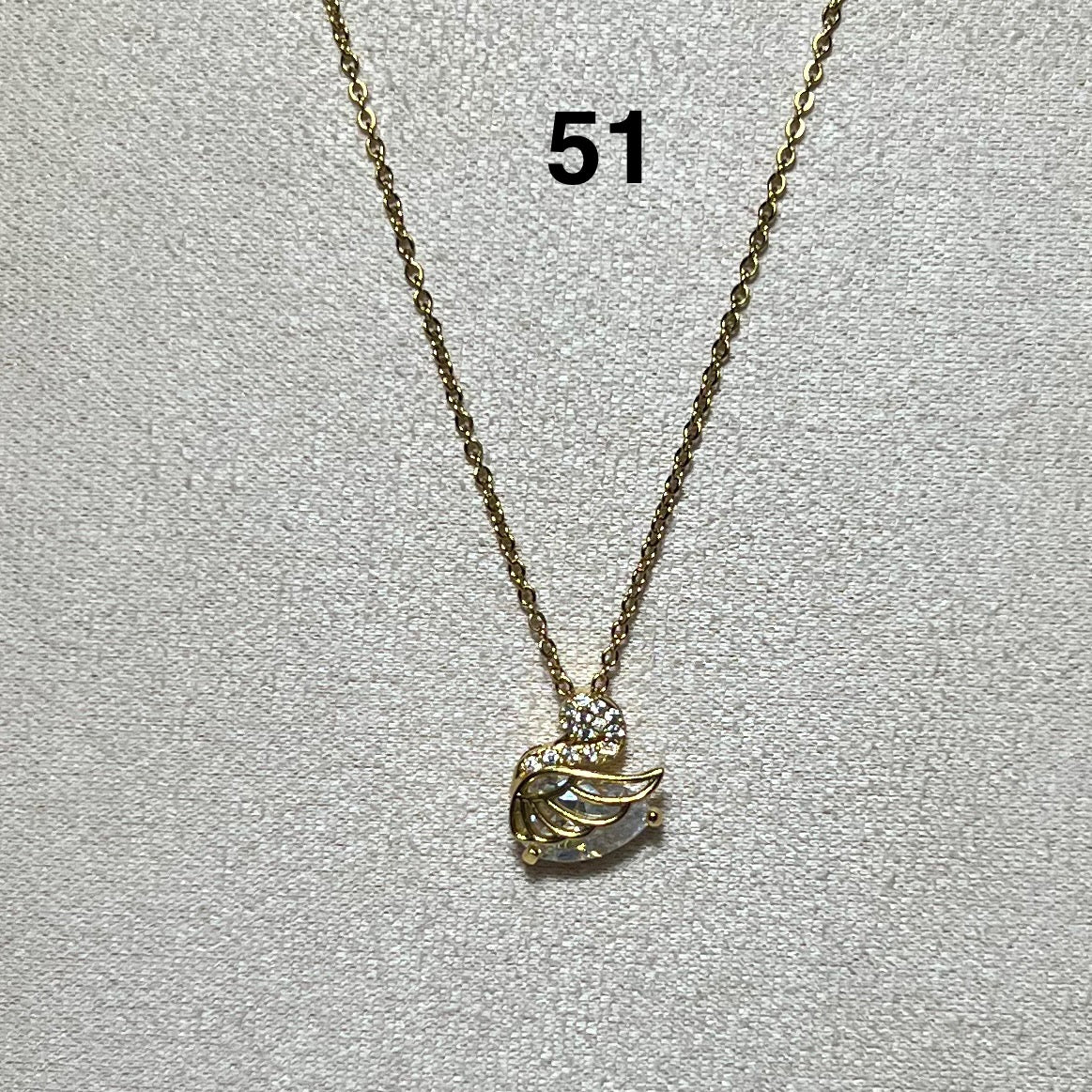 Collier Doré en acier inoxydable N° 51 (39cm+ 5cm) – Ajustable, hypoallergénique et résistants à l’eau