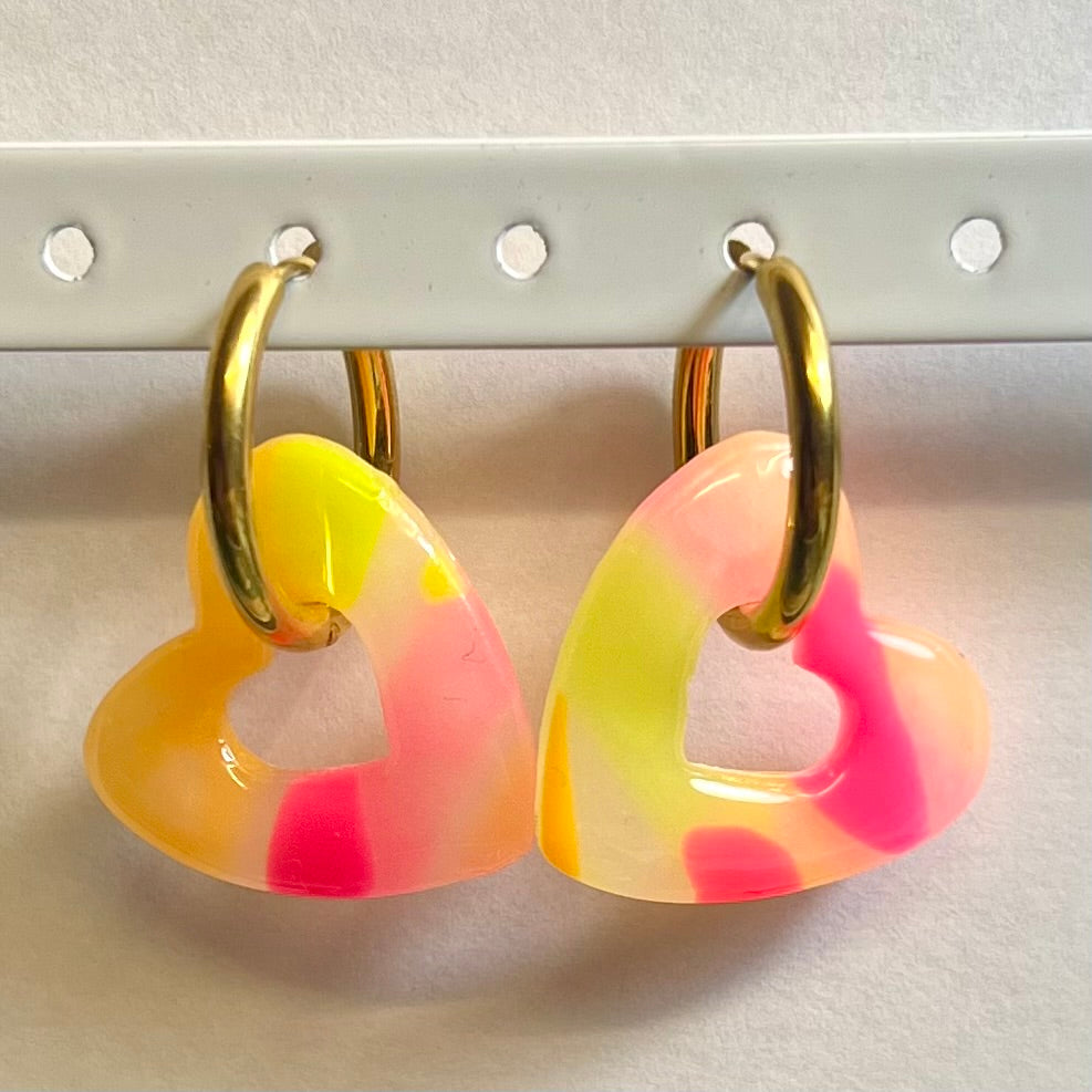 Pampilles Cœur translucide fluo (25mm) – Paires de pampilles en pâte polymère (sans créoles)