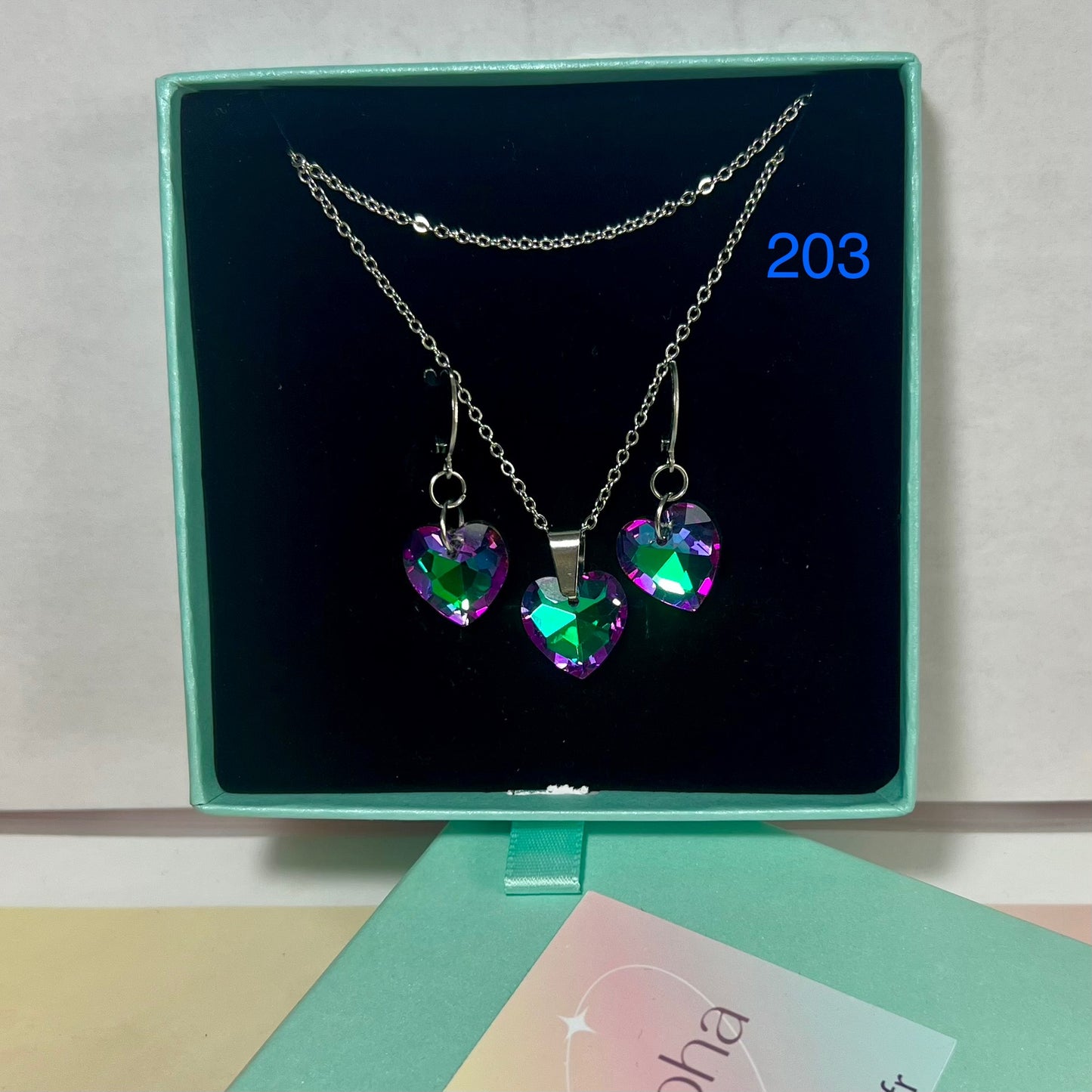 Parure Élégance Cœur Cristal – Collier & Boucles d’Oreilles en Acier Inoxydable (Boîte Cadeau Incluse)