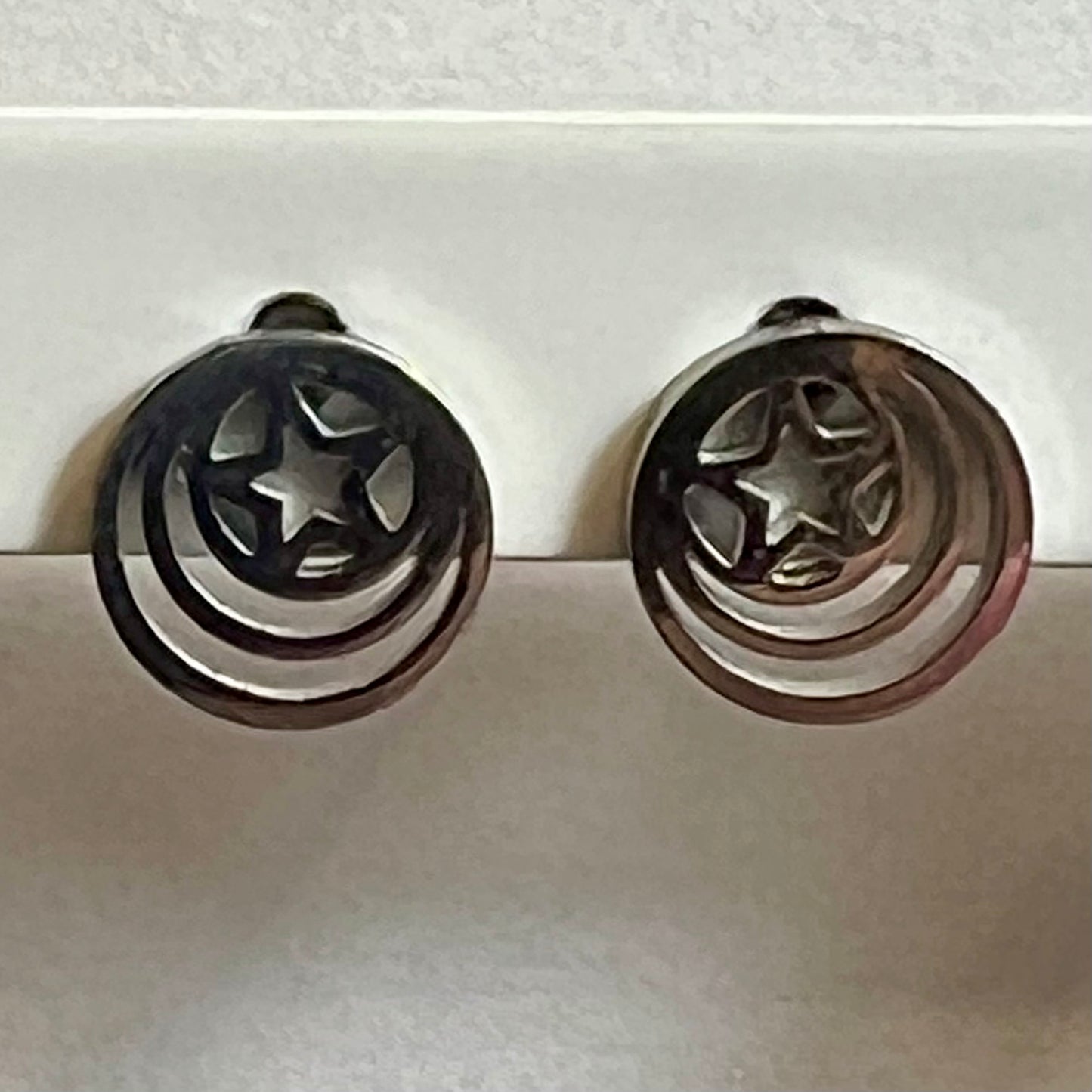Boucles d’Oreilles en Acier Inoxydable B008 – Doré ou Argenté | Hypoallergéniques et Résistantes à l’Eau