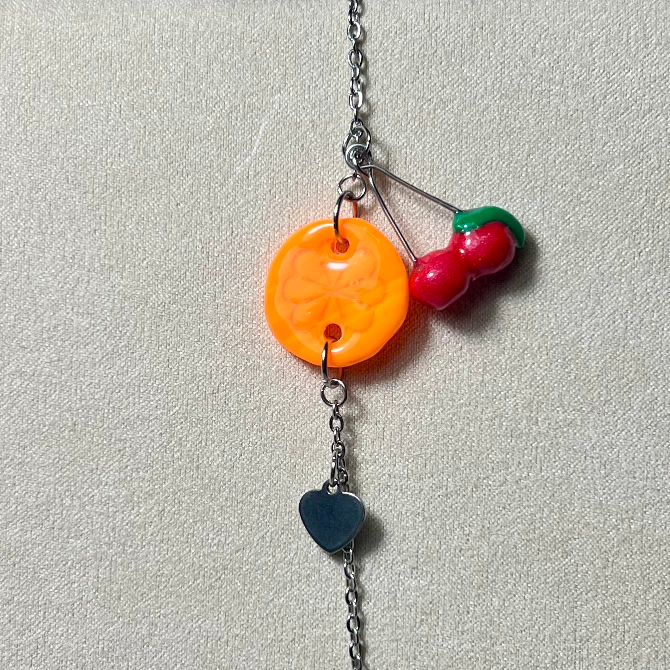 Bracelet Multi-fruits en acier inoxydable fait main – Citron-Fraise-Palmier ou Orange-Cerise-Coeur – Chaîne dorée ou argentée