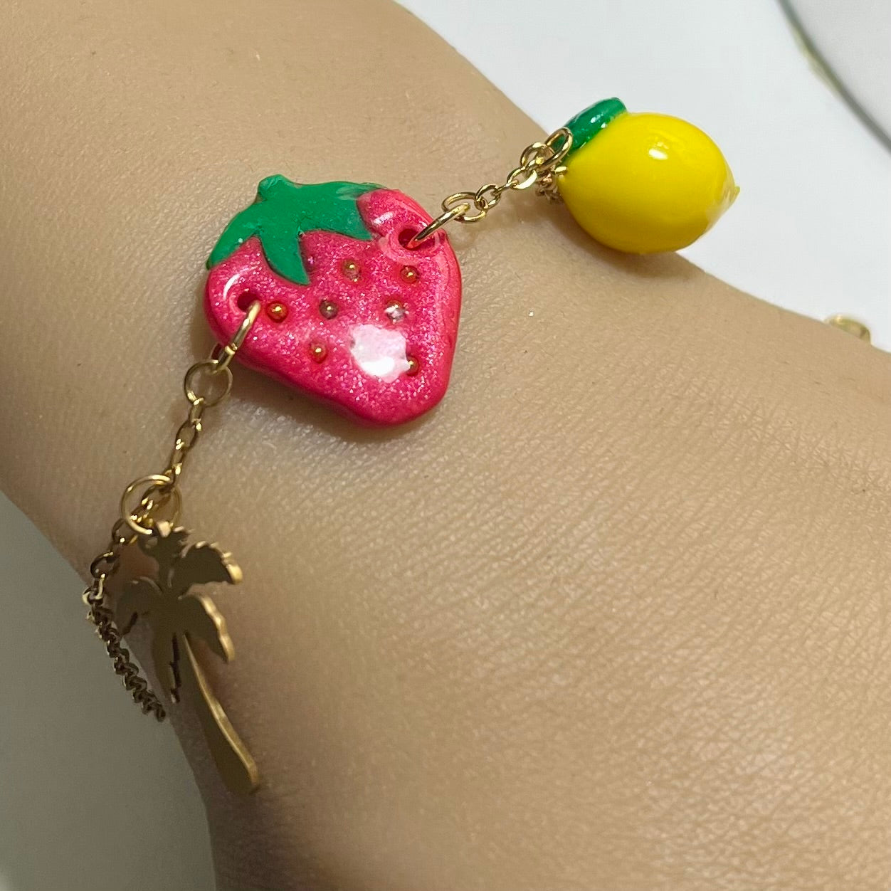 Bracelet Multi-fruits en acier inoxydable fait main – Citron-Fraise-Palmier ou Orange-Cerise-Coeur – Chaîne dorée ou argentée