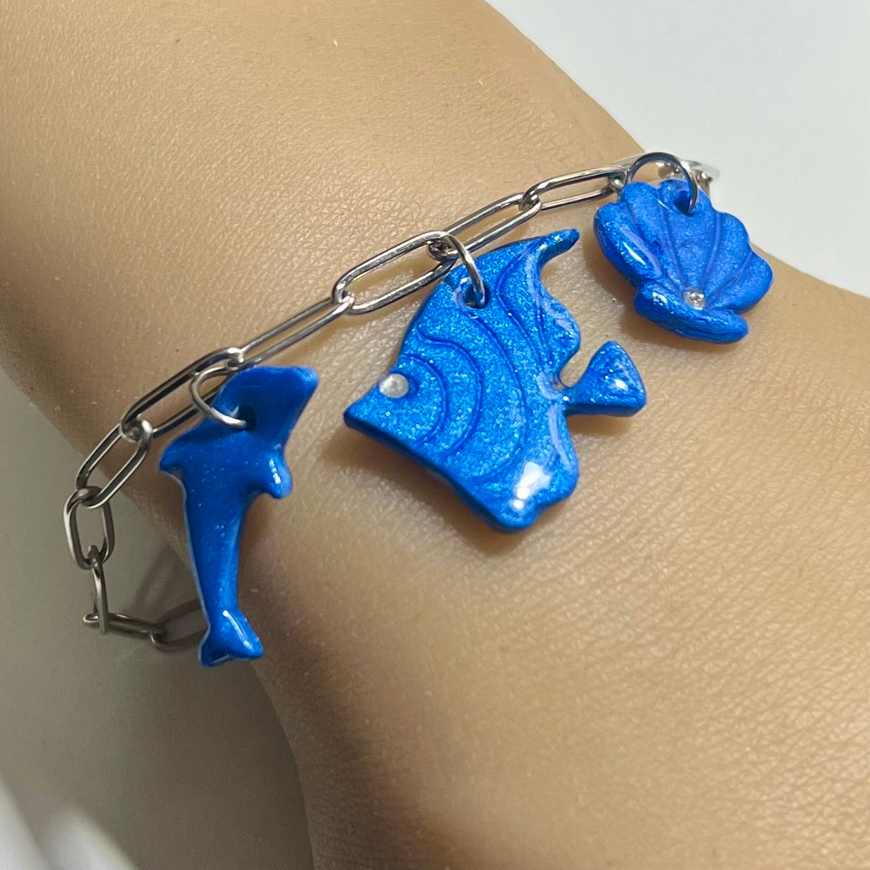 Bracelet Marin en Acier Inoxydable et Pâte Polymère – Coquillage , Poisson et Dauphin