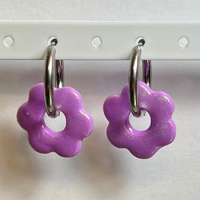 Pampilles Flora (20mm) – Paires de fleurs en pâte polymère (sans créoles)