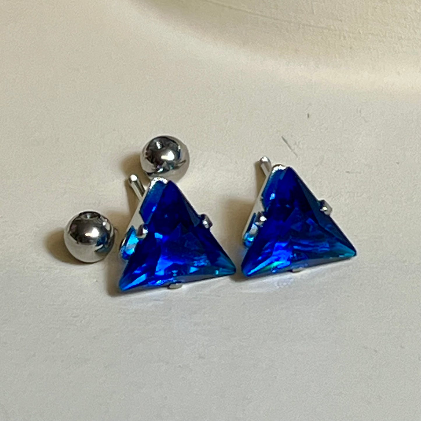 Boucles d’Oreilles en Acier Inoxydable B025 – Doré ou Argenté | Hypoallergéniques et Résistantes à l’Eau