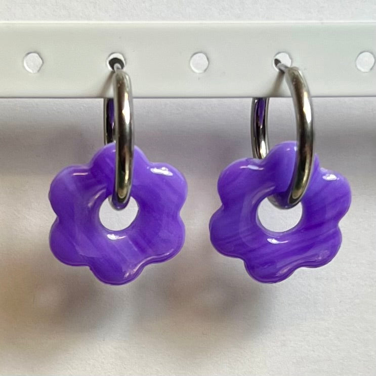 Pampilles Flora (20mm) – Paires de fleurs en pâte polymère (sans créoles)