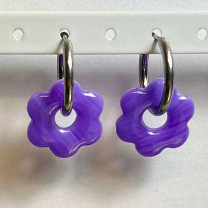 Pampilles Flora (20mm) – Paires de fleurs en pâte polymère (sans créoles)
