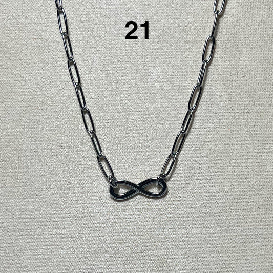 Collier en acier inoxydable N° 21 (42cm+ 4cm) – Ajustable, hypoallergénique et résistants à l’eau