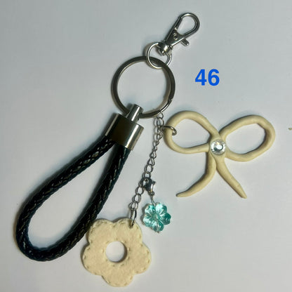 ✨ Bijou de Sac et Porte-Clés Fantaisie – Accessoire Tendance avec Breloques