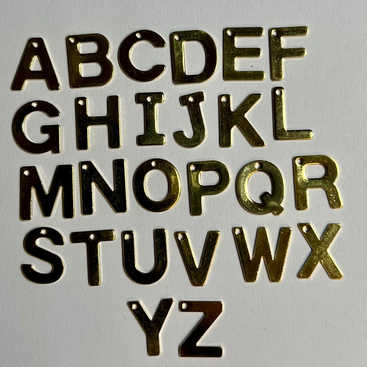 Collier Prénom Personnalisable en Acier Inoxydable – Lettres et Symboles Doré ou Argenté