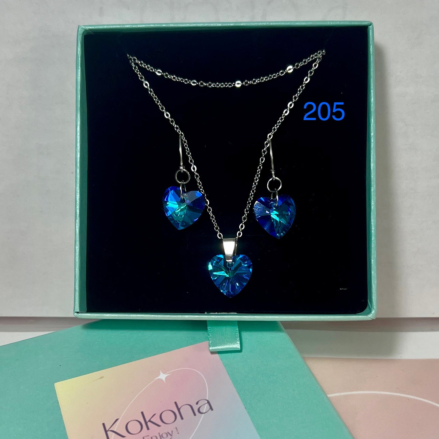 Parure Élégance Cœur Cristal – Collier & Boucles d’Oreilles en Acier Inoxydable (Boîte Cadeau Incluse)