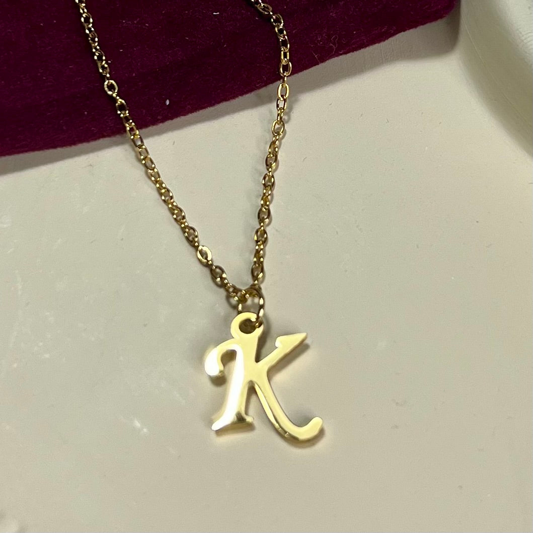 Collier Lettre Initiale en Acier Inoxydable – Doré ou Argenté | Cadeau Personnalisé à Petit Prix
