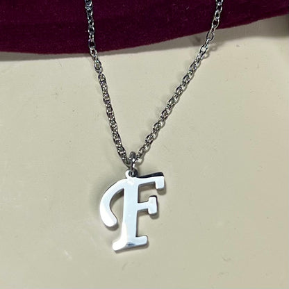 Collier Lettre Initiale en Acier Inoxydable – Doré ou Argenté | Cadeau Personnalisé à Petit Prix