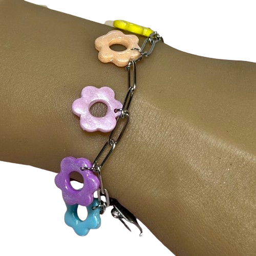 Bracelet Multi Flora Nacré Pastel – Fleurs en pâte polymère et chaîne inoxydable ajustable