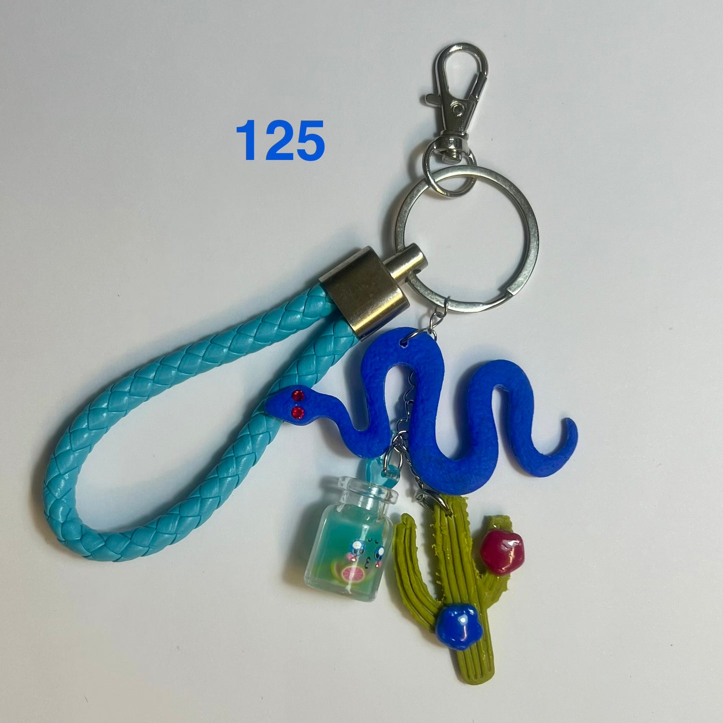 ✨ Bijou de Sac et Porte-Clés Fantaisie – Accessoire Tendance avec Breloques