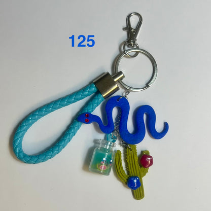 ✨ Bijou de Sac et Porte-Clés Fantaisie – Accessoire Tendance avec Breloques