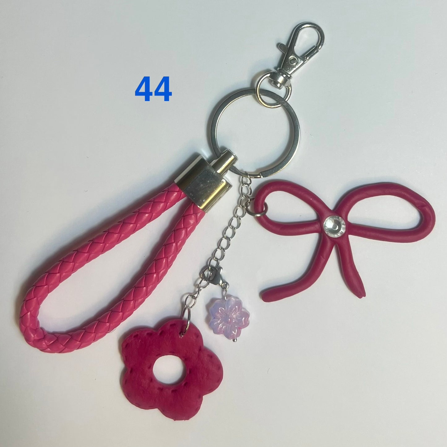 ✨ Bijou de Sac et Porte-Clés Fantaisie – Accessoire Tendance avec Breloques