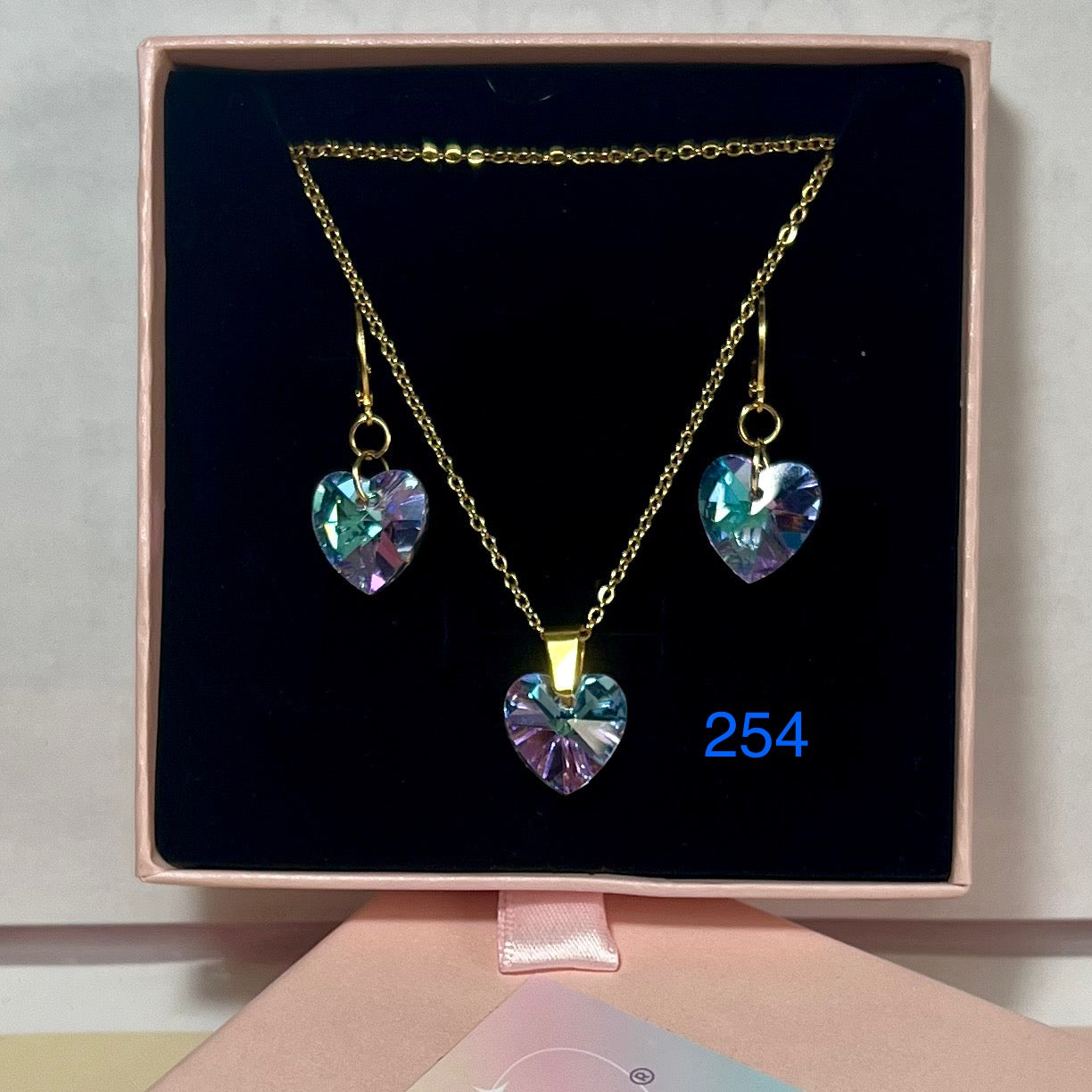 Parure Élégance Cœur Cristal – Collier & Boucles d’Oreilles en Acier Inoxydable (Boîte Cadeau Incluse)