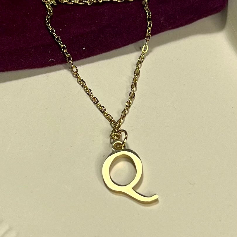 Collier Lettre Initiale en Acier Inoxydable – Doré ou Argenté | Cadeau Personnalisé à Petit Prix