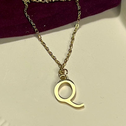 Collier Lettre Initiale en Acier Inoxydable – Doré ou Argenté | Cadeau Personnalisé à Petit Prix