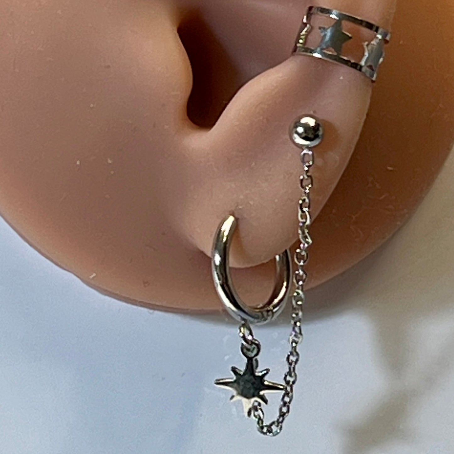 Mono Boucle d’Oreilles et Bague d'oreilles en Acier Inoxydable B052 – Doré ou Argenté | Hypoallergéniques et Résistantes à l’Eau