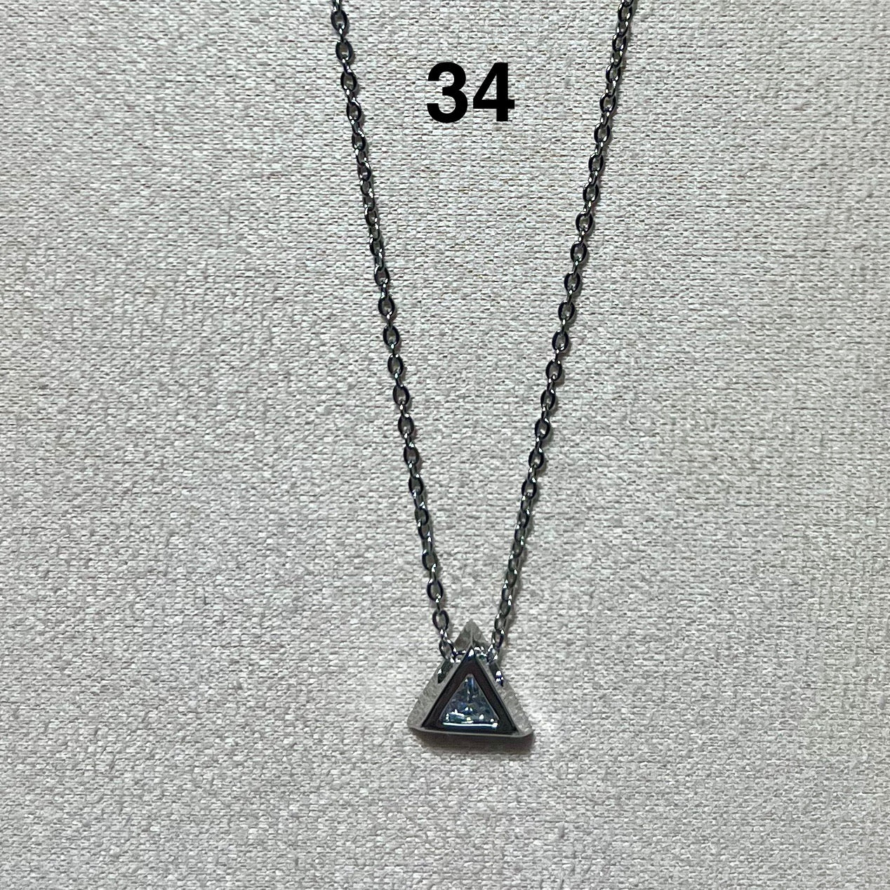 Collier en acier inoxydable N° 34 (41cm+ 6cm) – Ajustable, hypoallergénique et résistants à l’eau