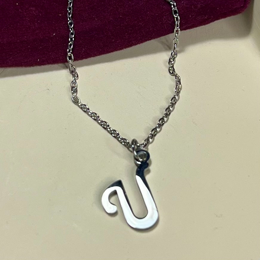 Collier Lettre Initiale en Acier Inoxydable – Doré ou Argenté | Cadeau Personnalisé à Petit Prix