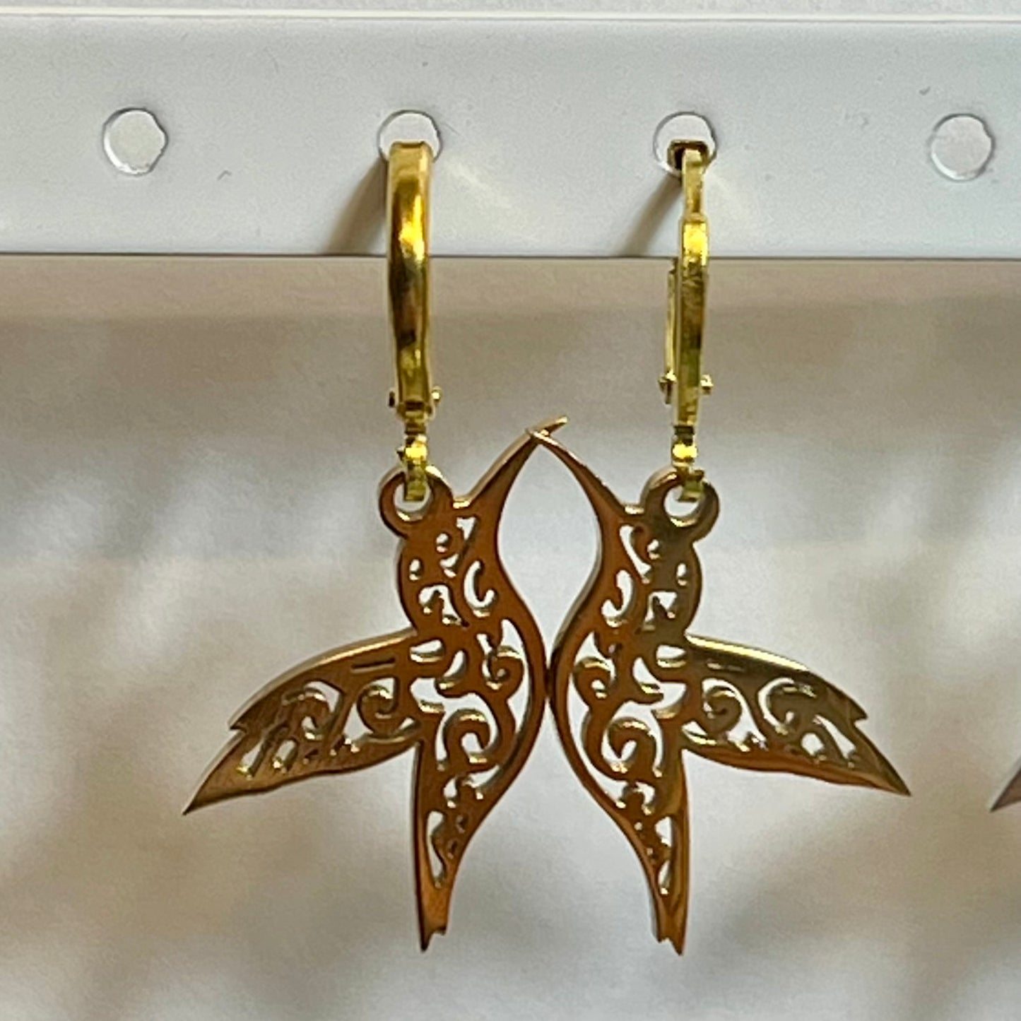 Boucles d’Oreilles en Acier Inoxydable B034 – Doré ou Argenté | Hypoallergéniques et Résistantes à l’Eau