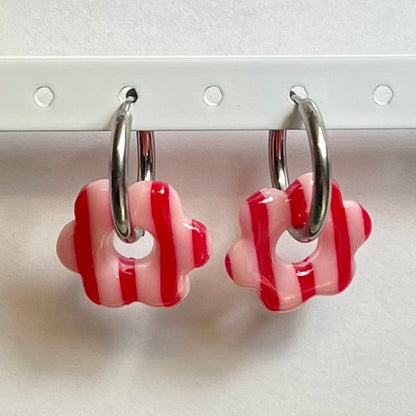 Pampilles Flora (20mm) – Paires de fleurs en pâte polymère (sans créoles)