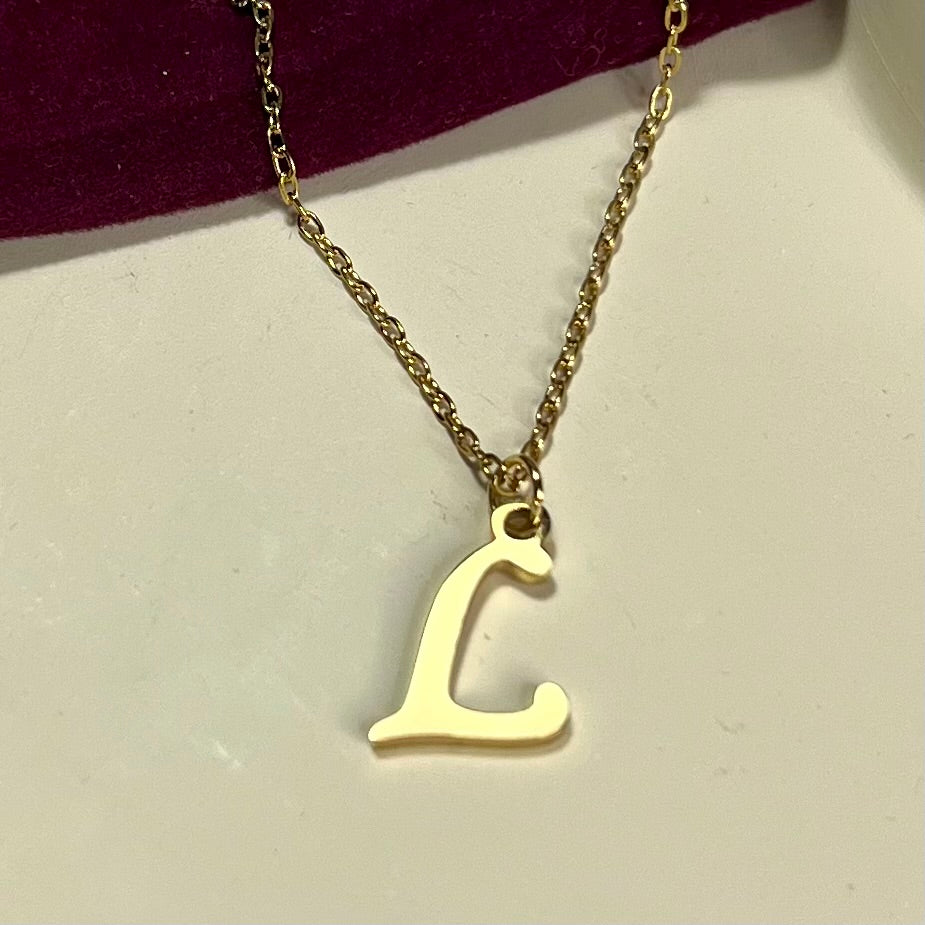 Collier Lettre Initiale en Acier Inoxydable – Doré ou Argenté | Cadeau Personnalisé à Petit Prix