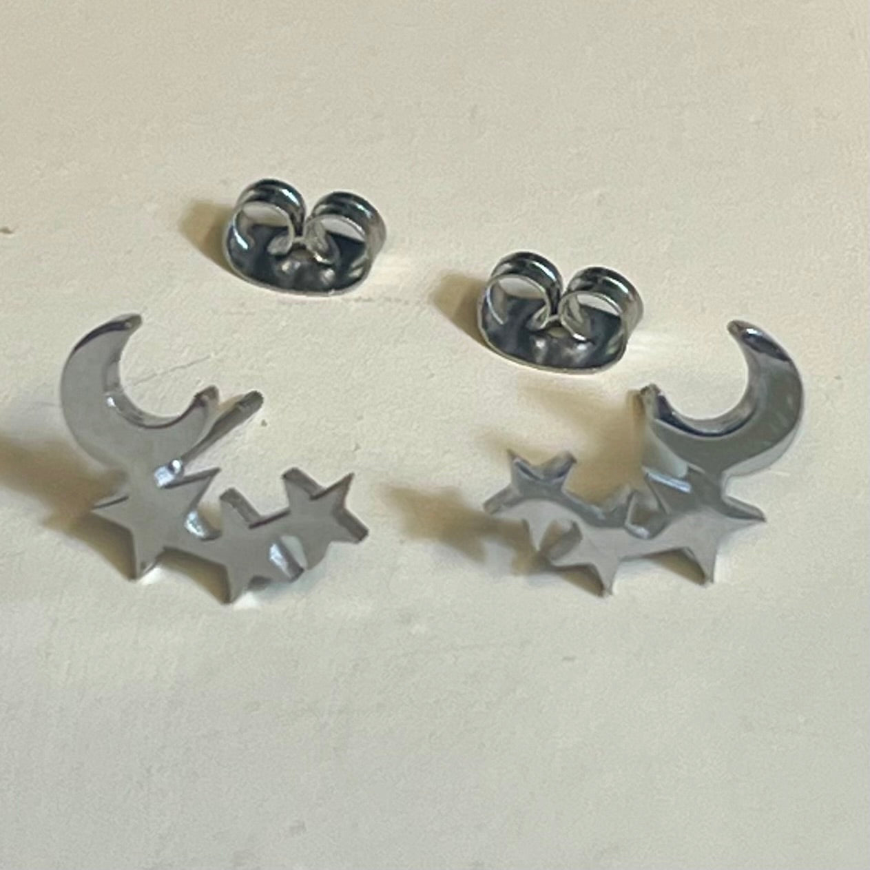 Boucles d’Oreilles en Acier Inoxydable B010 – Doré ou Argenté | Hypoallergéniques et Résistantes à l’Eau
