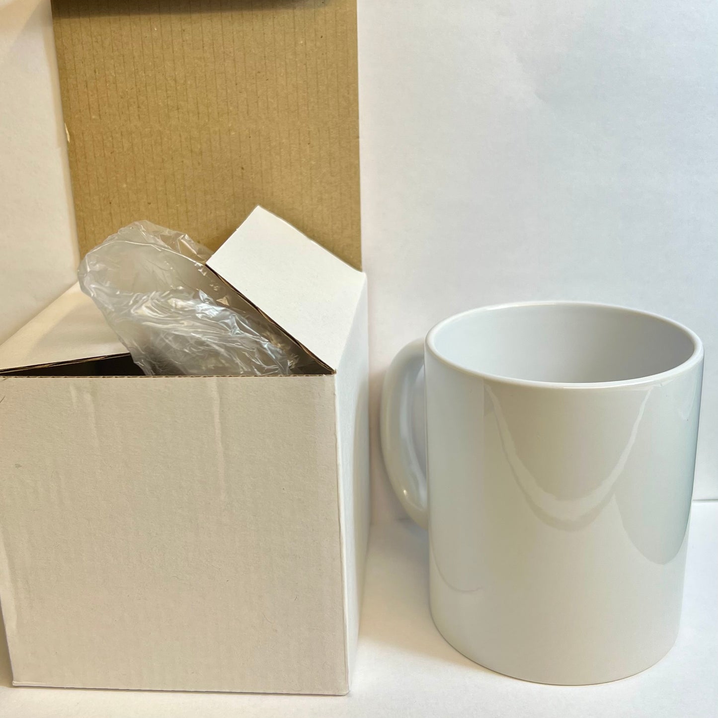 Mug B032 325ml en Céramique – Tasse Blanche Haute Qualité | Résistant Lave-vaisselle et Micro-ondes