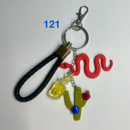 ✨ Bijou de Sac et Porte-Clés Fantaisie – Accessoire Tendance avec Breloques