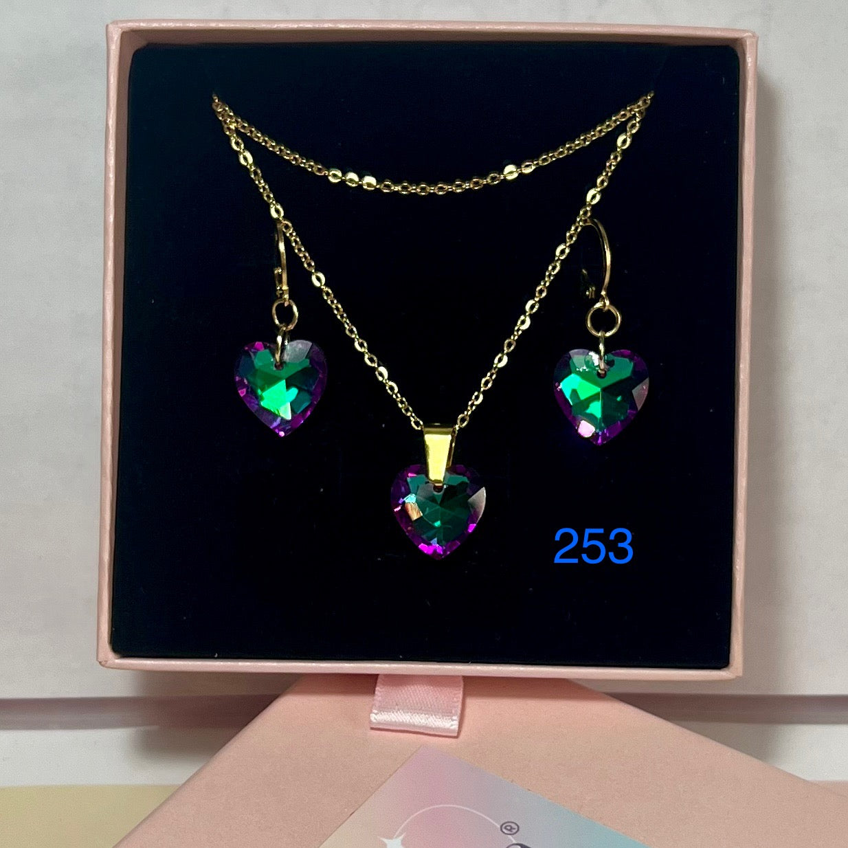 Parure Élégance Cœur Cristal – Collier & Boucles d’Oreilles en Acier Inoxydable (Boîte Cadeau Incluse)