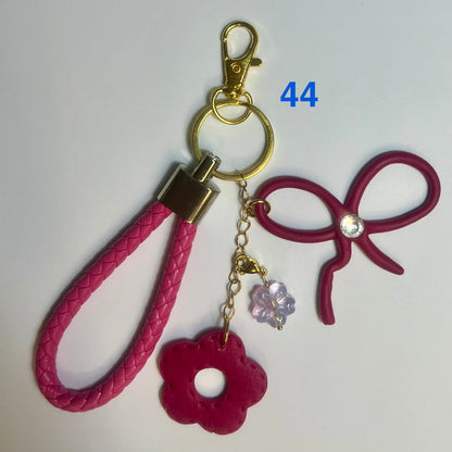 ✨ Bijou de Sac et Porte-Clés Fantaisie – Accessoire Tendance avec Breloques