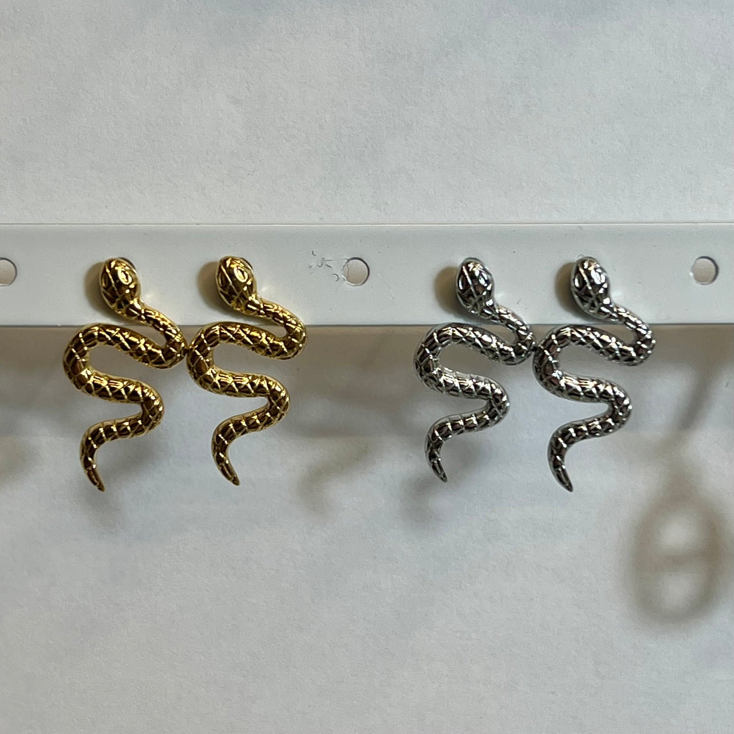 Boucles d’Oreilles en Acier Inoxydable B031 – Doré ou Argenté | Hypoallergéniques et Résistantes à l’Eau