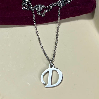Collier Lettre Initiale en Acier Inoxydable – Doré ou Argenté | Cadeau Personnalisé à Petit Prix