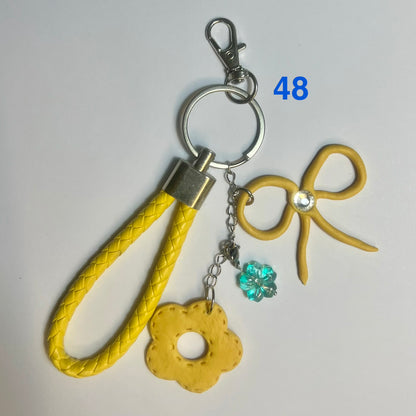 ✨ Bijou de Sac et Porte-Clés Fantaisie – Accessoire Tendance avec Breloques
