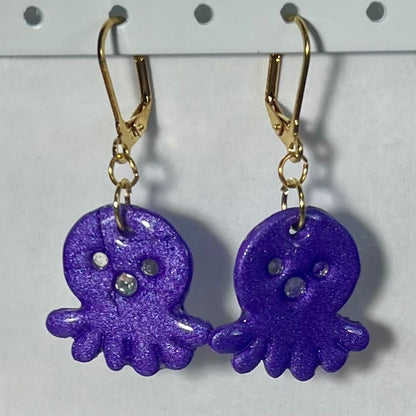 Boucles d'Oreilles Poulpy – Bijou marin fait main en acier inoxydable et pâte polymère métallisée (4 coloris)