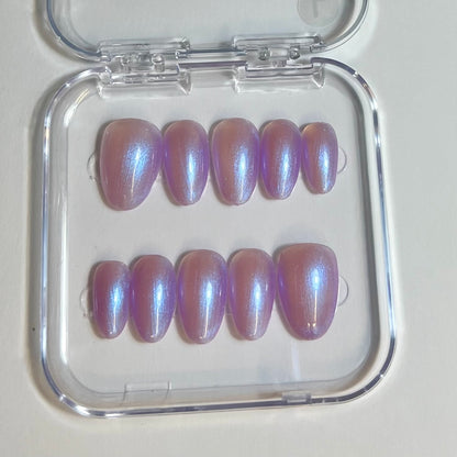 Press On Nails Kokoha modèle 017 Oval rose bleu lilas irisés dans leur boîte