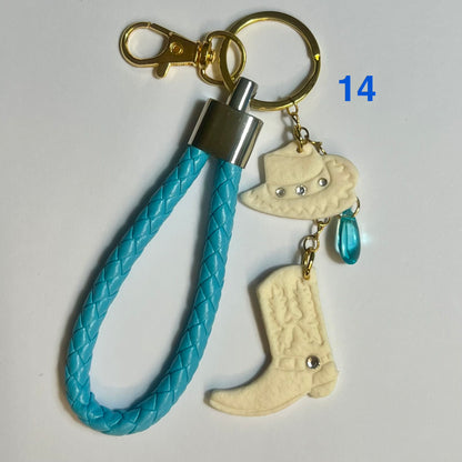 ✨ Bijou de Sac et Porte-Clés Fantaisie – Accessoire Tendance avec Breloques