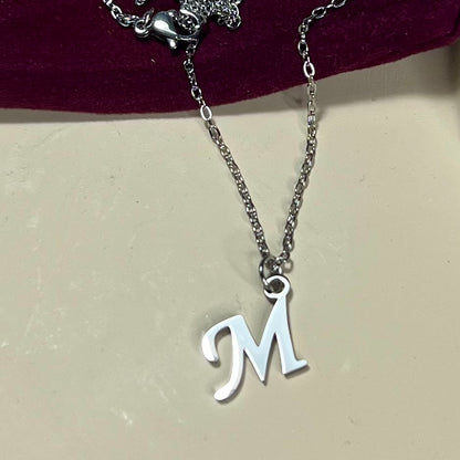 Collier Lettre Initiale en Acier Inoxydable – Doré ou Argenté | Cadeau Personnalisé à Petit Prix