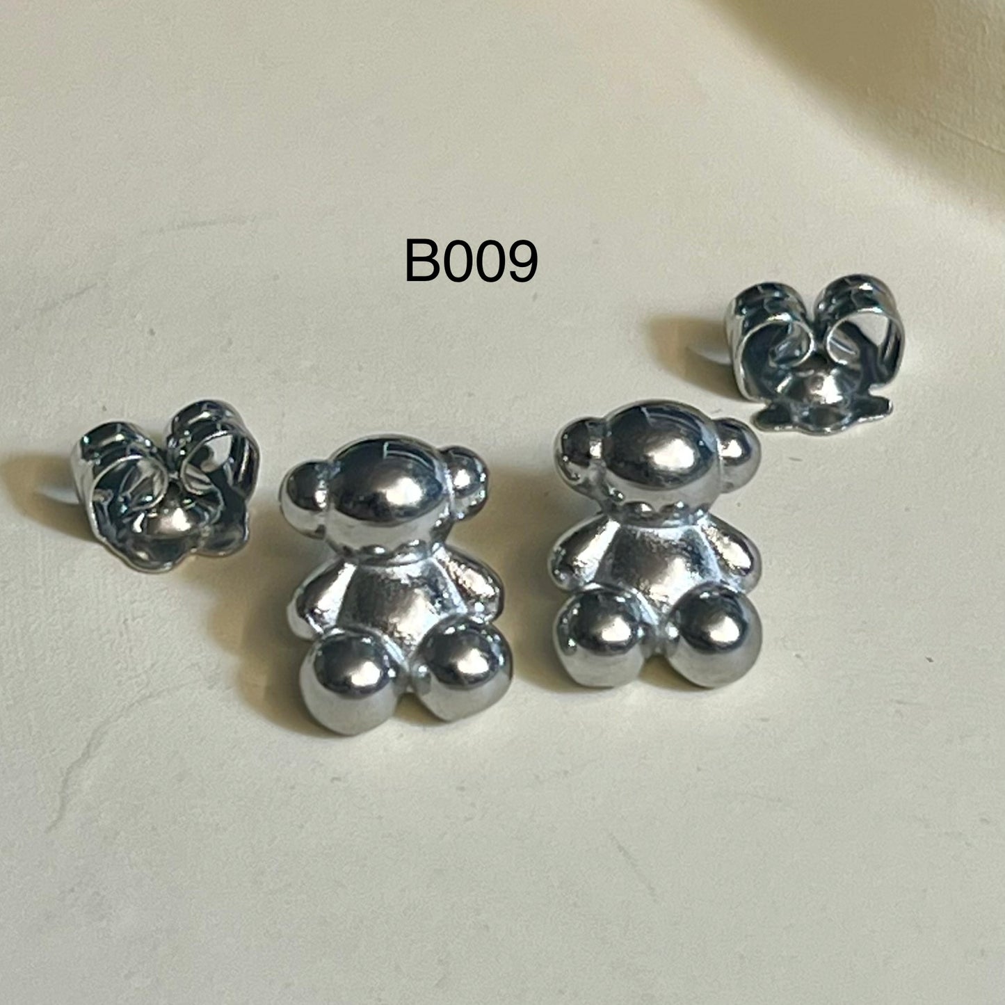 Boucles d’Oreilles en Acier Inoxydable B009 – Doré ou Argenté | Hypoallergéniques et Résistantes à l’Eau