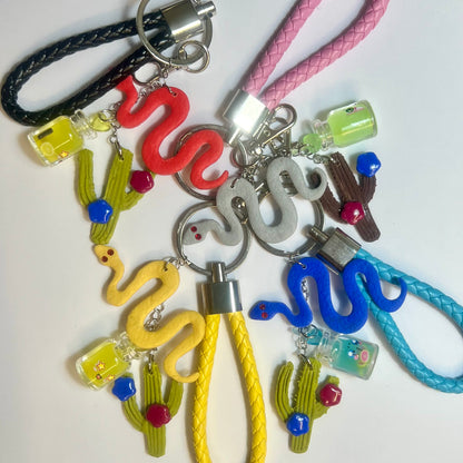 ✨ Bijou de Sac et Porte-Clés Fantaisie – Accessoire Tendance avec Breloques