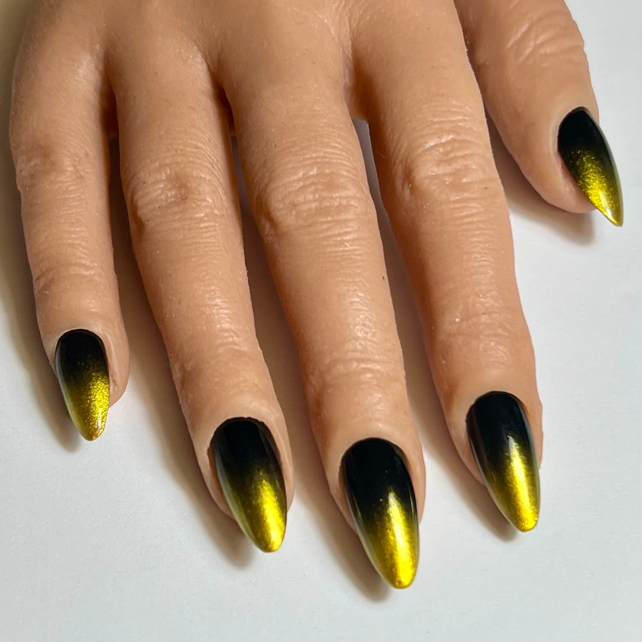 Kit Press On Nails “Fast Nails” universels NO035 à assortir à la parure