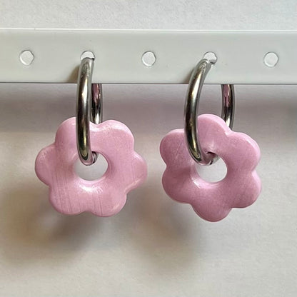 Pampilles Flora (20mm) – Paires de fleurs en pâte polymère (sans créoles)