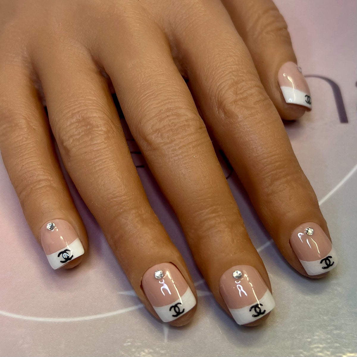 Fast Nails F016 French Élégante avec Strass – Kokoha
