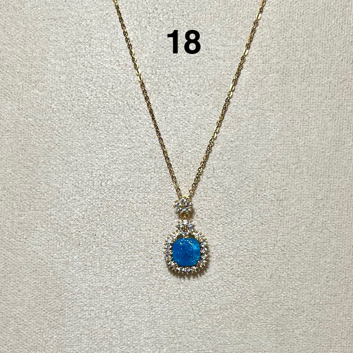 Collier Doré en acier inoxydable N° 18 (39cm+ 5cm) – Ajustable, hypoallergénique et résistants à l’eau